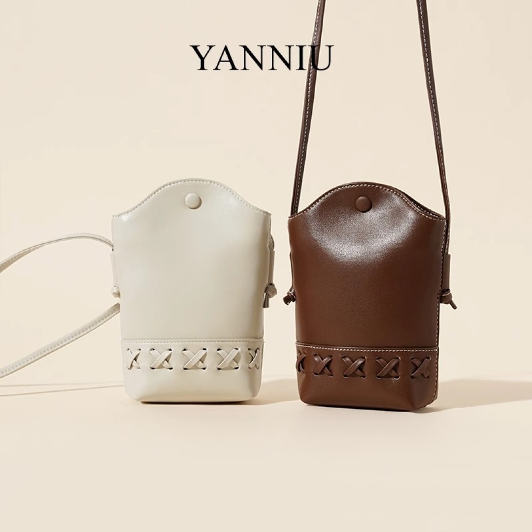 AllureBloom leather bag