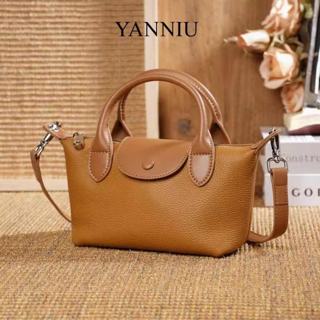 Enigma leather bag