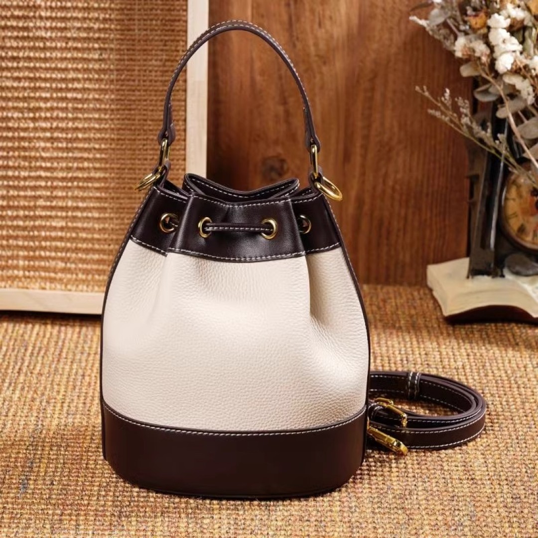  Expansive Carry-All Bag