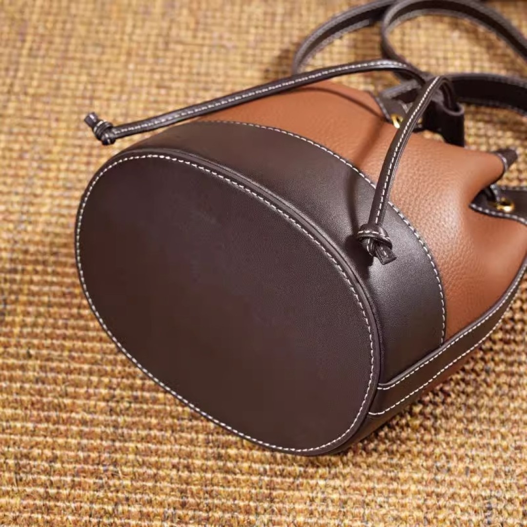  Expansive Carry-All Bag
