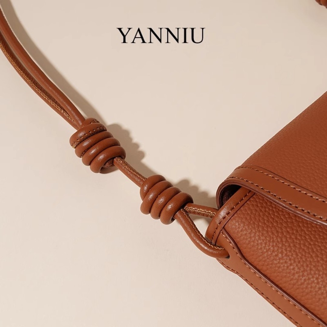 Fashionable Shoulder Bag