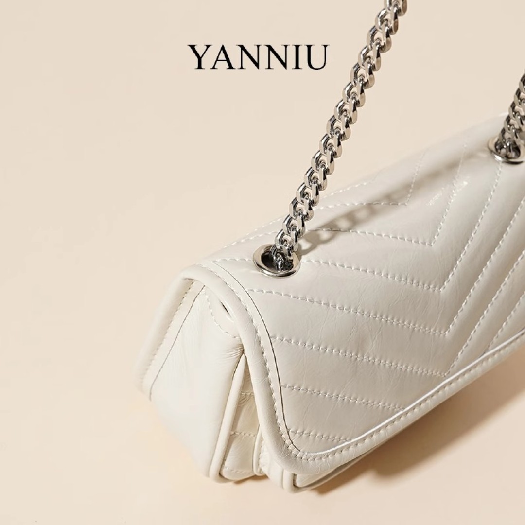 Fashionable Sling Purse