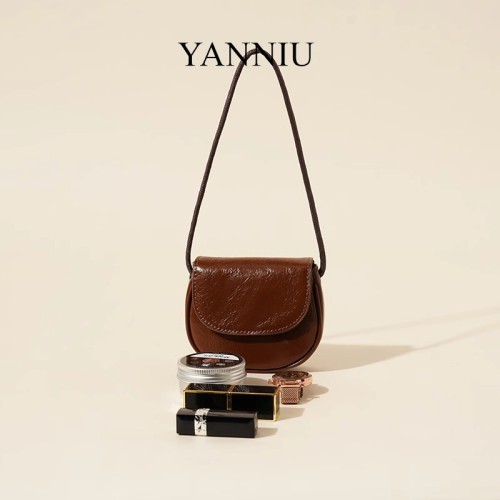 Trendsetting Shoulder Satchel