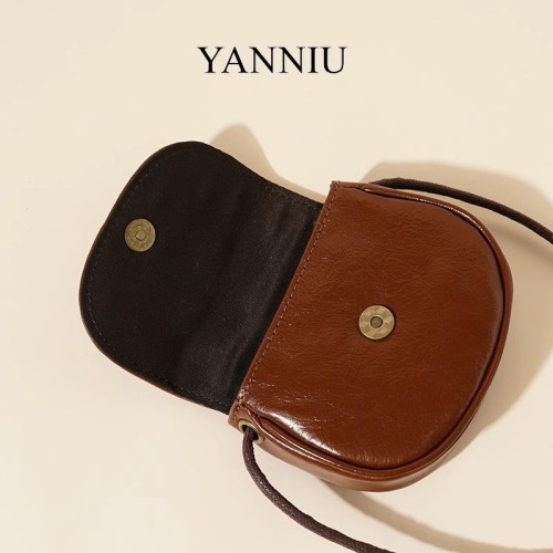 Trendsetting Shoulder Satchel