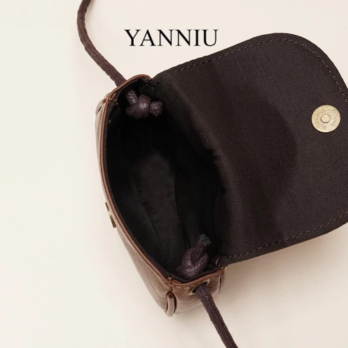 Trendsetting Shoulder Satchel