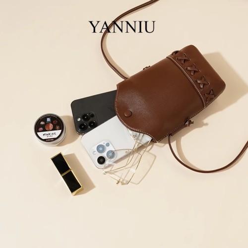 AllureBloom leather bag