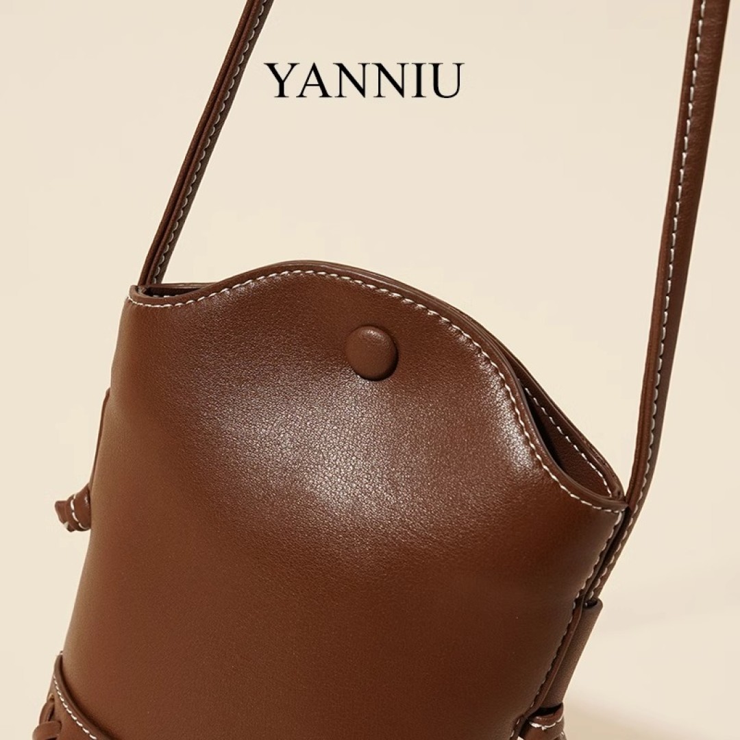 AllureBloom leather bag
