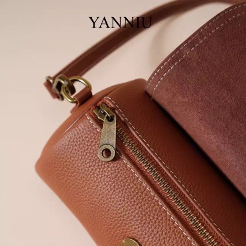 Glamour leather bag