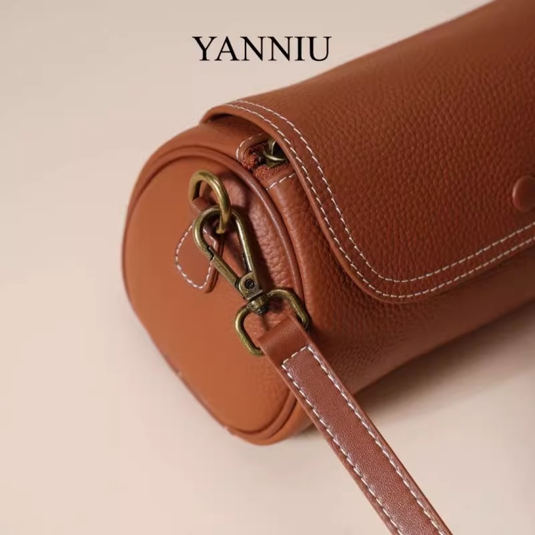 Glamour leather bag