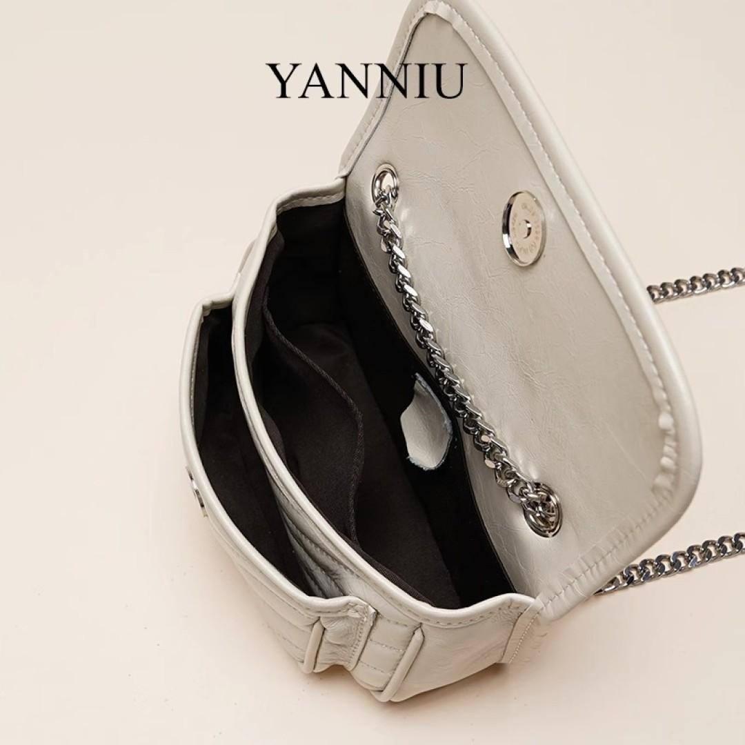 GlamourWave leather bag