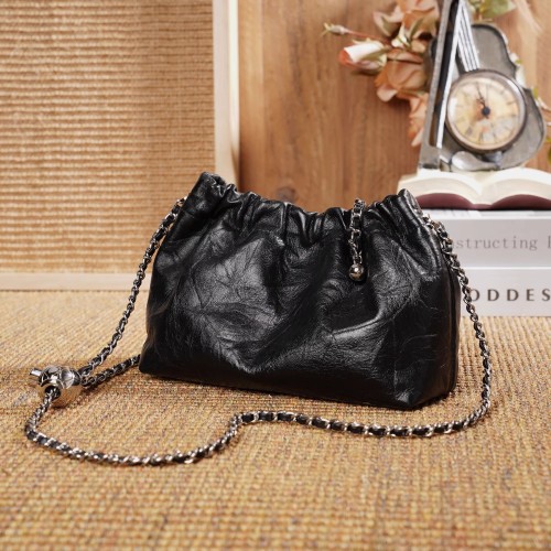GracefulGlamour leather bag