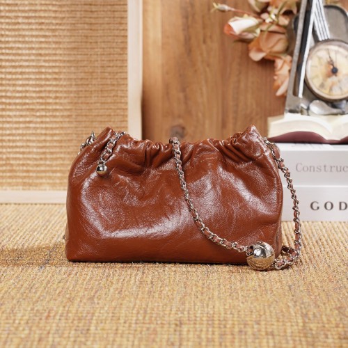 GracefulGlamour leather bag