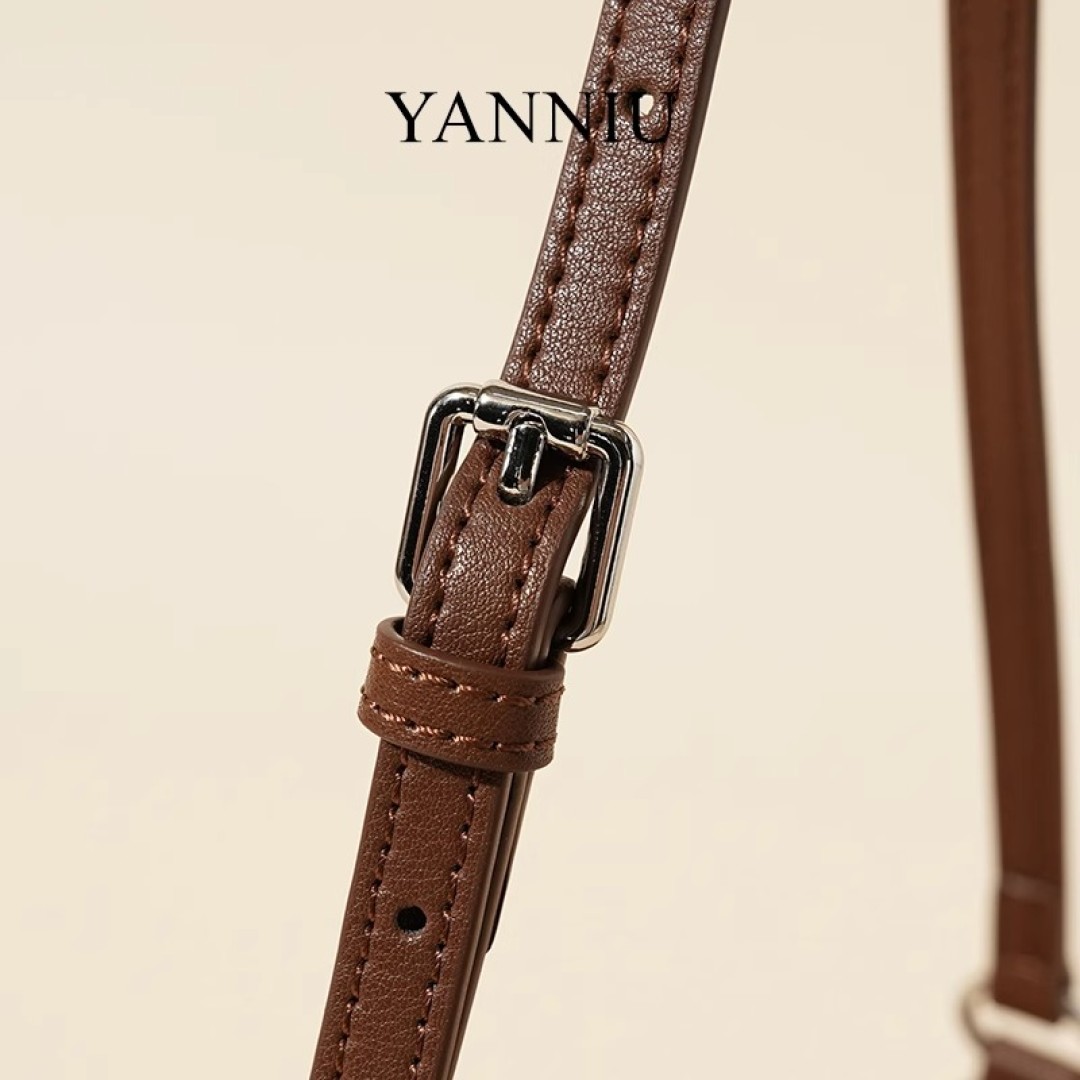 VogueCharm leather bag