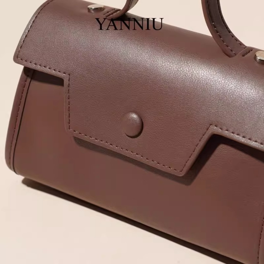 VogueWave leather bag